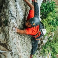 Hazman approaching final crux of 'Kambing makan durian' with precision.
